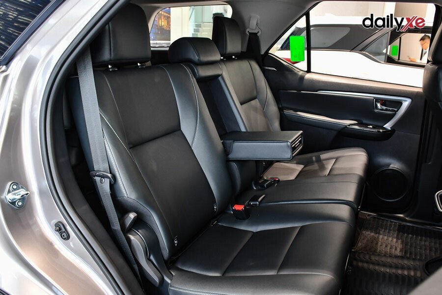 Toyota Fortuner Legender 2.4AT 4x2 - Hình 15 Toyota Fortuner Legender 2.4AT 4x2 - Hình 15