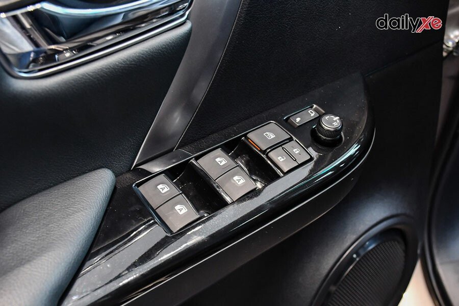 Toyota Fortuner Legender 2.8AT 4x4 - Hình 14